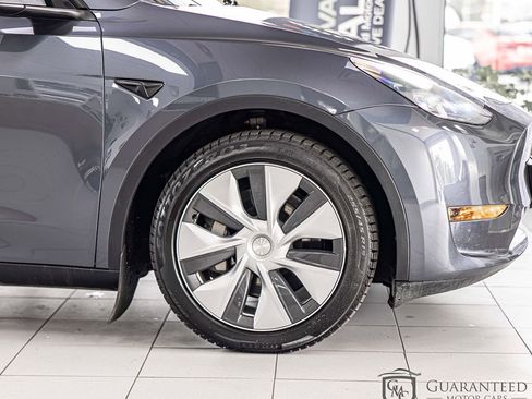 Used 2023 Tesla Model Y Long Range AWD/4WD image 12