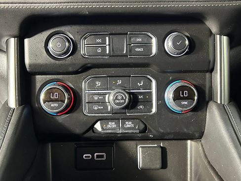 Used 2021 Chevrolet Suburban LS w/ Driver Alert Package RWD image 22