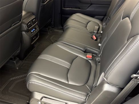 New 2025 Honda Pilot EX-L image 16
