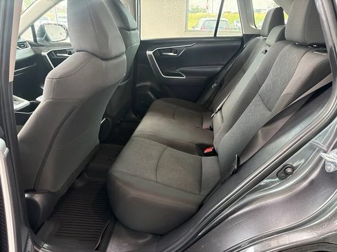 Used 2025 Toyota RAV4 XLE FWD image 9