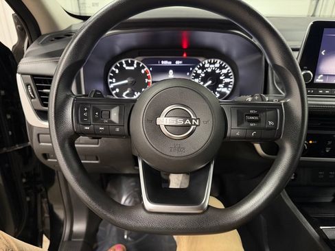 Used 2024 Nissan Rogue S AWD/4WD image 35