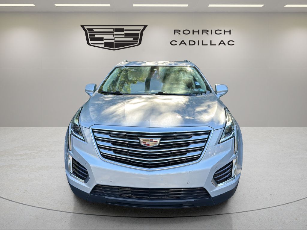 Used 2017 Cadillac XT5 Premium Luxury AWD/4WD image 2