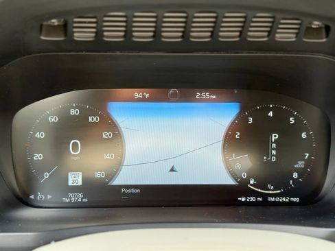 Used 2016 Volvo XC90 T5 Momentum image 16