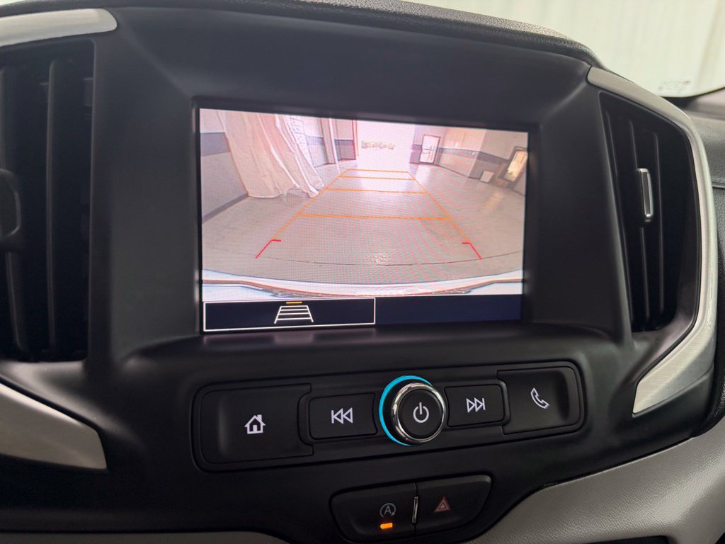 Used 2024 GMC Terrain SLE FWD image 22