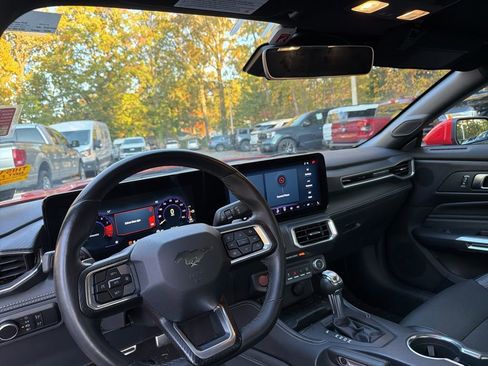 Used 2024 Ford Mustang GT Premium w/ GT Performance Package image 17