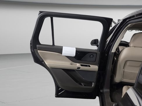 Used 2024 Lincoln Aviator Reserve w/ Elements Package Plus image 24