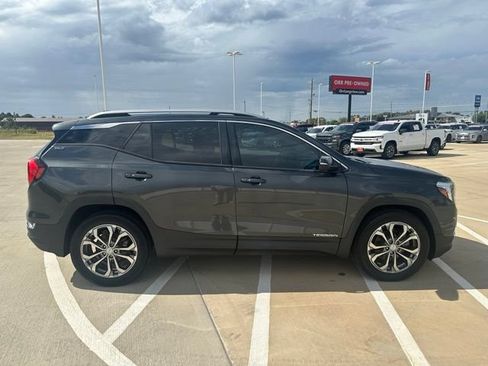 Used 2018 GMC Terrain SLT w/ Preferred Package FWD image 4