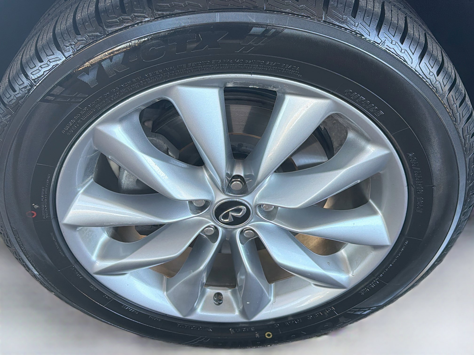 Used 2019 INFINITI QX50 Luxe w/ Navigation Package AWD/4WD image 11