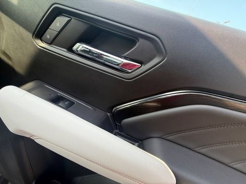 Used 2024 GMC Canyon AT4X AWD/4WD image 42
