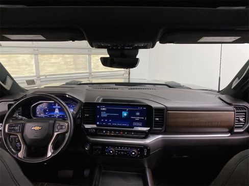 Used 2024 Chevrolet Silverado 2500 High Country w/ High Country Premium Package image 13