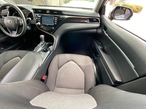 Used 2020 Toyota Camry LE w/ Carpet Mat Package FWD image 15