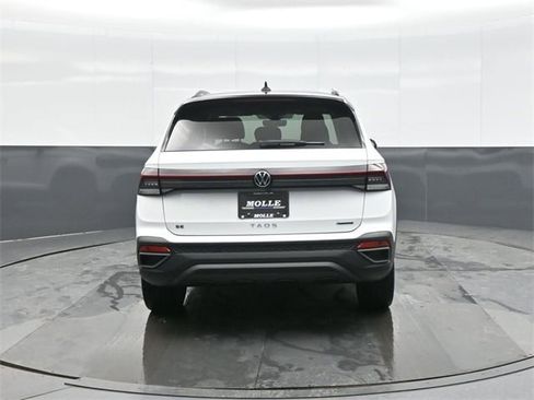 New 2026 Volkswagen Taos SE image 6
