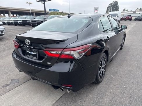 Used 2024 Toyota Camry SE image 6