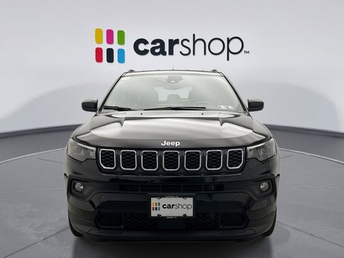 Used 2024 Jeep Compass Latitude image 8