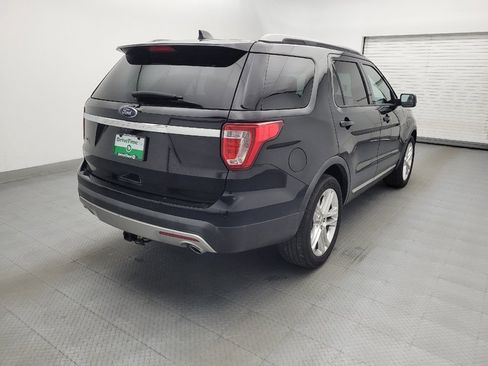 Used 2017 Ford Explorer XLT w/ Equipment Group 202A FWD image 9