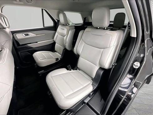 Used 2025 Ford Explorer Active w/ Active Comfort Package AWD/4WD image 26