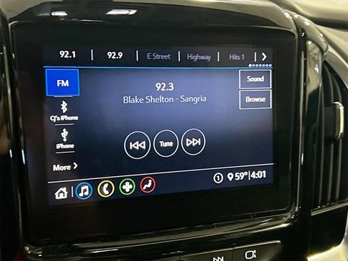 Used 2021 Chevrolet Traverse LT image 15