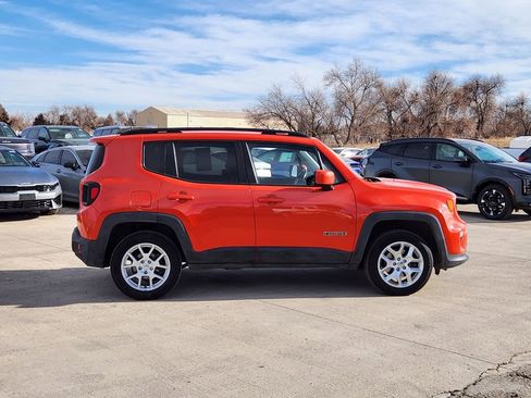 Used 2021 Jeep Renegade Latitude w/ Convenience Group image 2