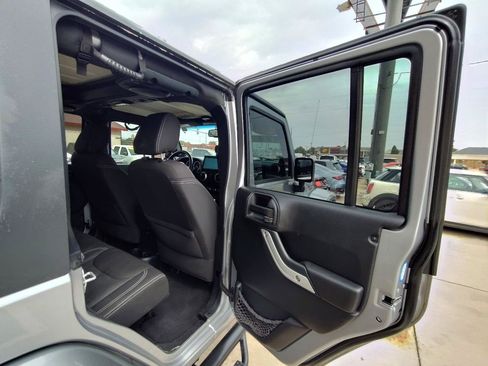 Used 2014 Jeep Wrangler Unlimited Sahara w/ Max Tow Package AWD/4WD image 45