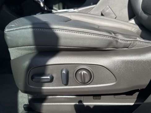 Certified 2023 Buick Encore GX Essence FWD image 36