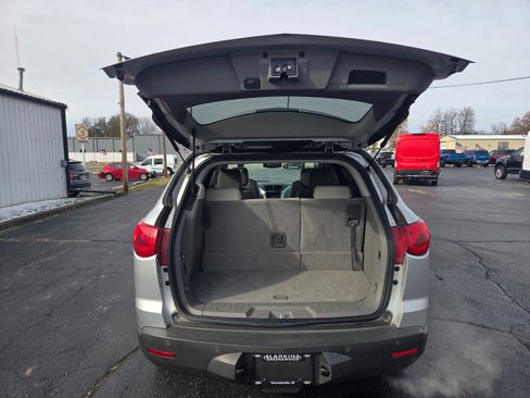 Used 2011 Chevrolet Traverse LT w/ Personal Connectivity Package image 12