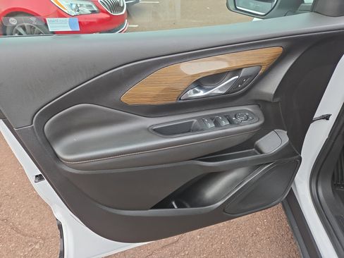 Used 2020 GMC Terrain SLE image 14