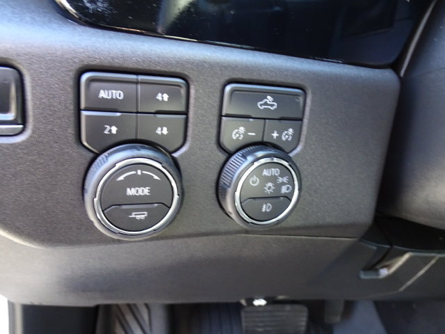 Used 2026 Chevrolet Silverado 1500 LT Trail Boss w/ Convenience Package II AWD/4WD image 12