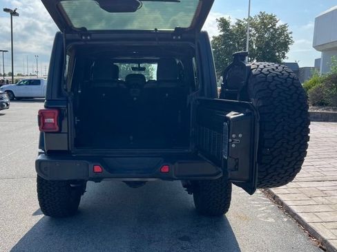 Certified 2018 Jeep Wrangler Unlimited Sahara AWD/4WD image 22