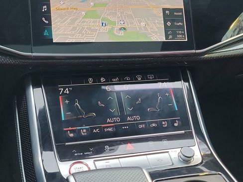 Used 2020 Audi SQ8 Prestige image 19