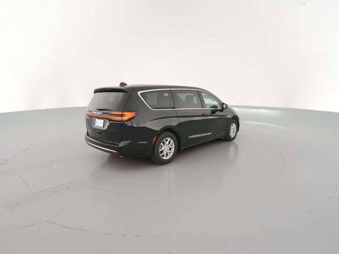 New 2026 Chrysler Pacifica Select image 12
