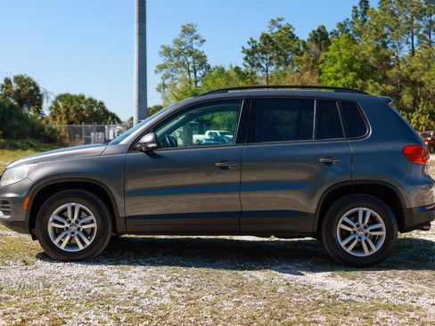 Used 2016 Volkswagen Tiguan S image 3