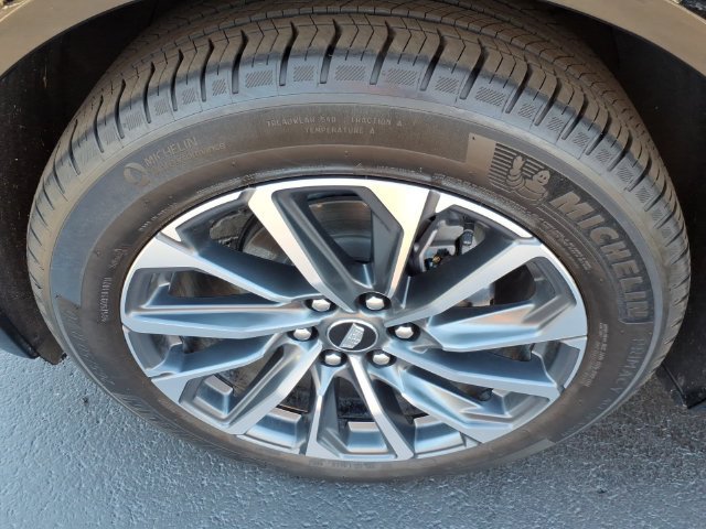 Used 2025 Cadillac Lyriq Sport AWD/4WD image 12