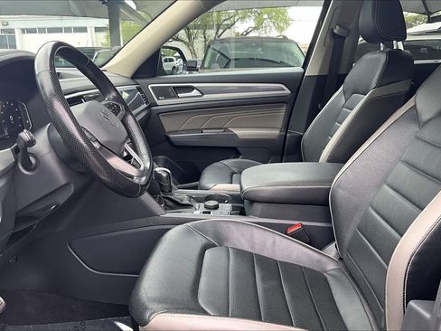 Used 2022 Volkswagen Atlas SEL Premium image 9