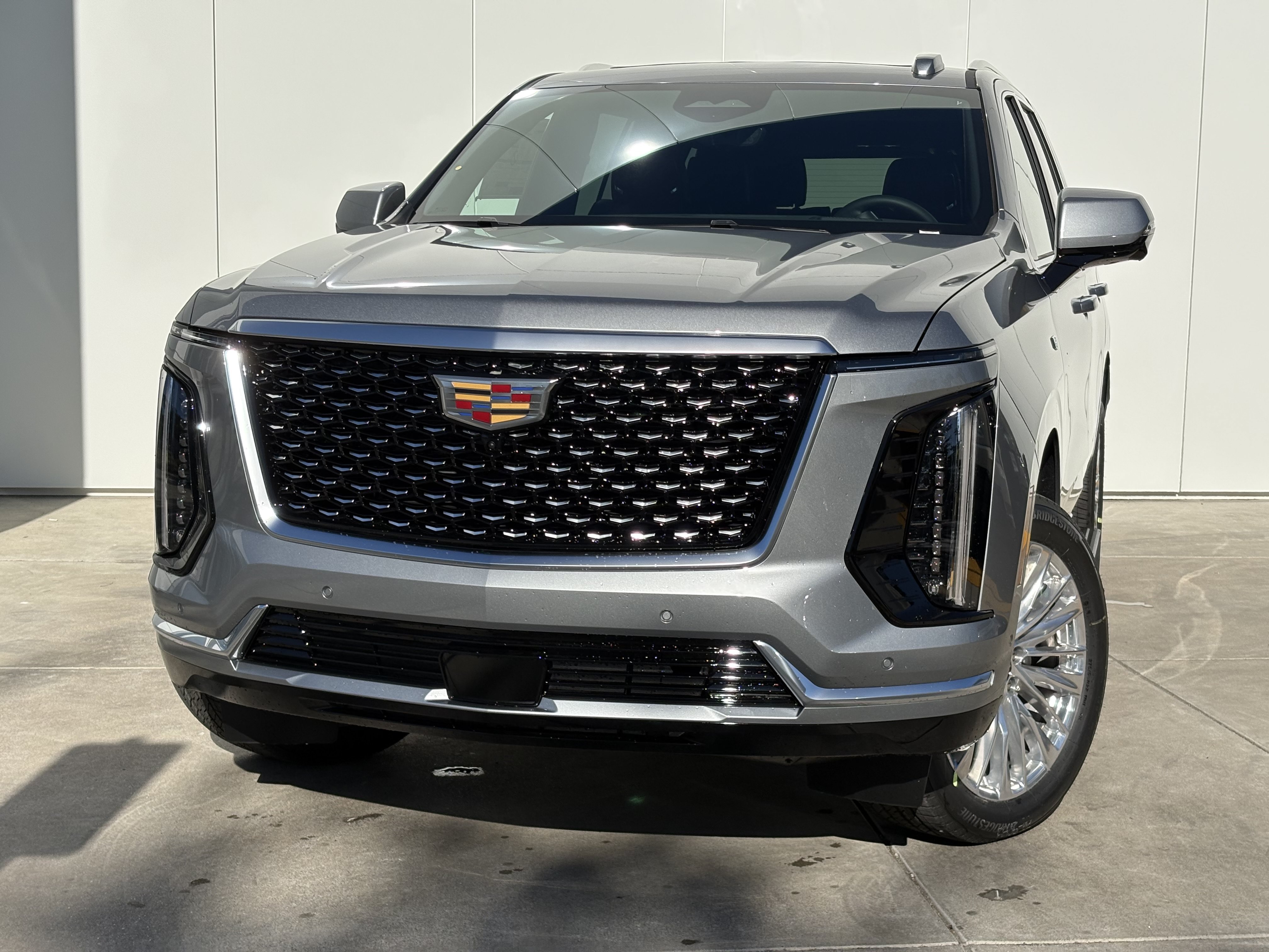 New 2026 Cadillac Escalade Luxury AWD/4WD image 1