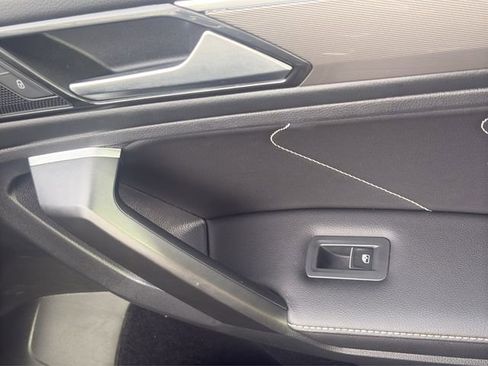 Used 2024 Volkswagen Tiguan SE R-Line image 17