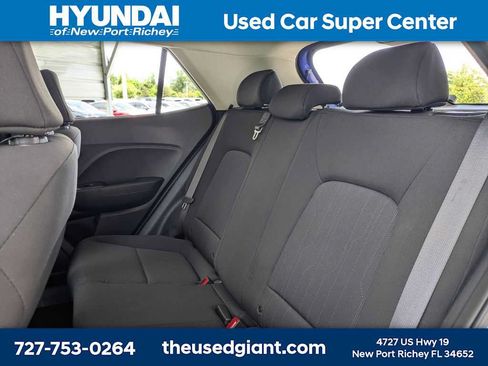 Certified 2025 Hyundai Venue SE FWD image 14