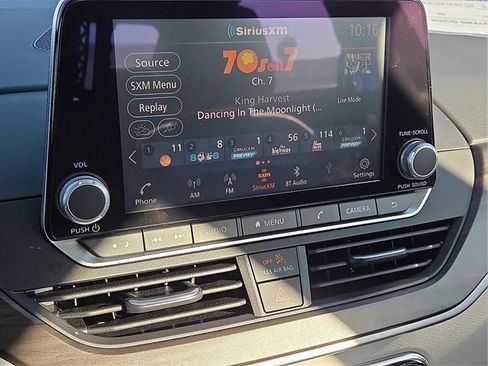 Used 2024 Nissan Altima 2.5 SV image 14