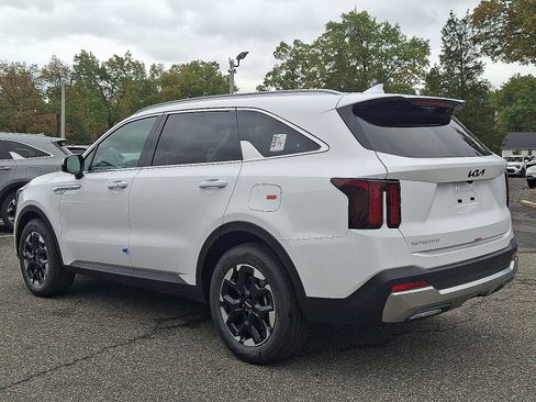 New 2026 Kia Sorento S image 3