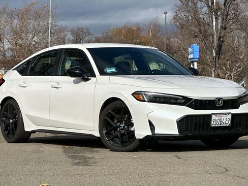 Used 2025 Honda Civic Sport image 2