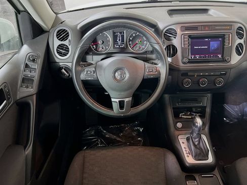 Used 2017 Volkswagen Tiguan Limited w/ Premium Package AWD/4WD image 19