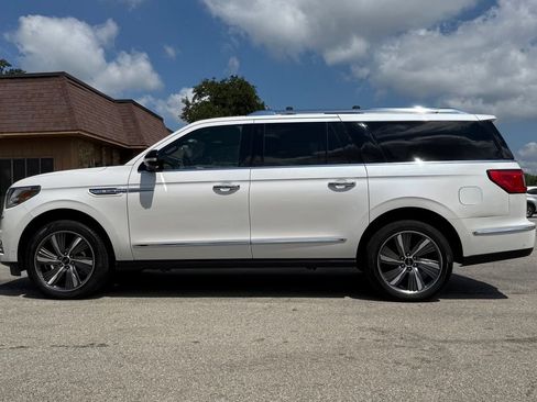 Used 2019 Lincoln Navigator L Reserve AWD/4WD image 2