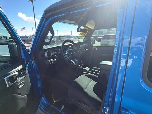 Used 2020 Jeep Gladiator Rubicon AWD/4WD image 10