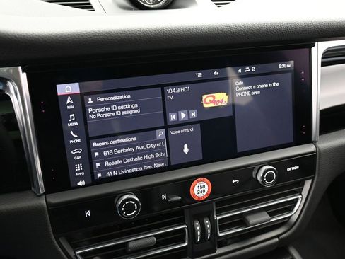 Certified 2025 Porsche Macan image 21