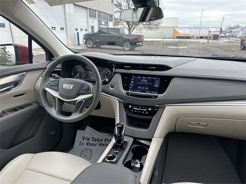 Certified 2022 Cadillac XT5 Premium Luxury image 33