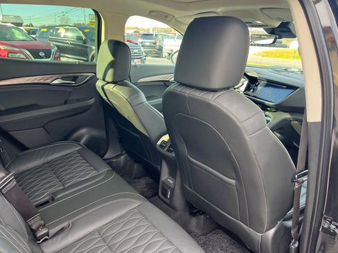 Used 2021 Buick Envision Avenir w/ Technology Package II image 27