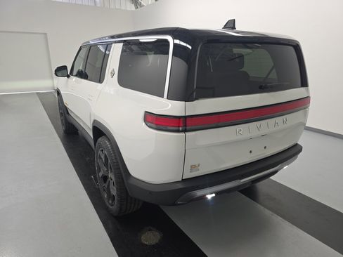 Used 2023 Rivian R1S Adventure image 3