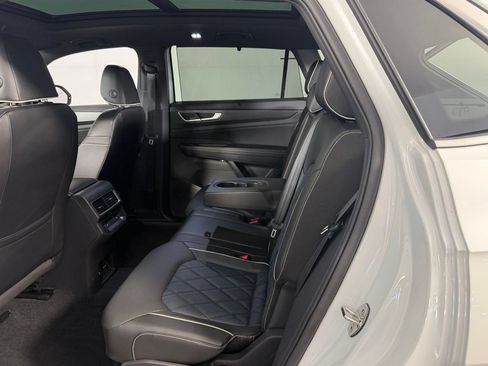 Used 2024 Volkswagen Atlas Cross Sport SEL Premium R-Line AWD/4WD image 26