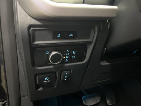 Used 2024 Ford Expedition Max XLT image 21