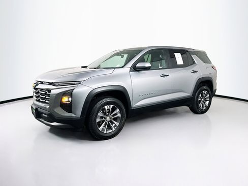 Used 2025 Chevrolet Equinox LT image 3