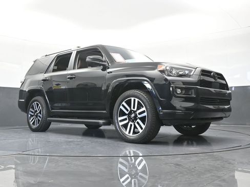Used 2024 Toyota 4Runner Limited AWD/4WD image 63